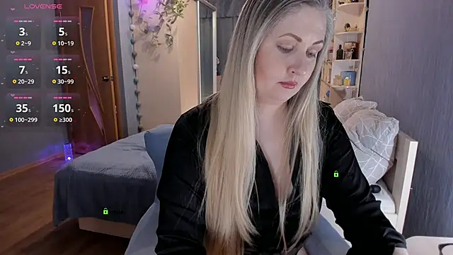 Snapshot of SweetLanna chatting on December 24, 2024, 3:27 am SweetLanna online show from December 24, 2024, 3:27 am