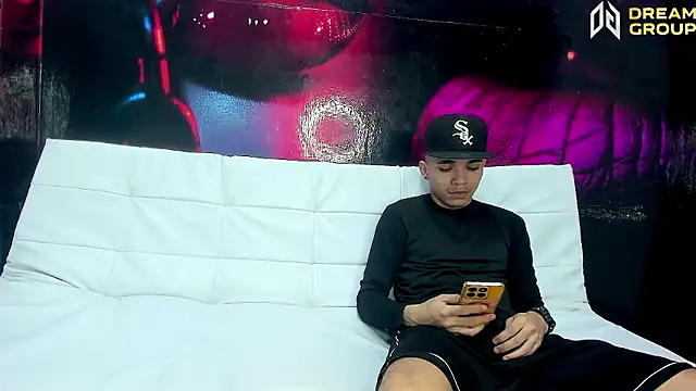 AmazingPartys online show from February 5, 2026, 7:40 pm