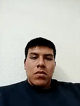 Snapshot of mikeeeeeell chatting on October 24, 2025, 9:44 pm mikeeeeeell online show from October 24, 2025, 9:44 pm