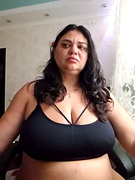 littleRikka online show from November 7, 2025, 8:25 am