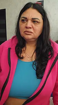 littleRikka online show from February 4, 2026, 8:42 am