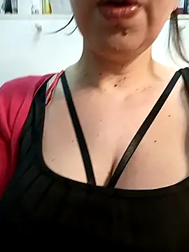 Dolcissima33 online show from February 19, 2025, 8:12 am