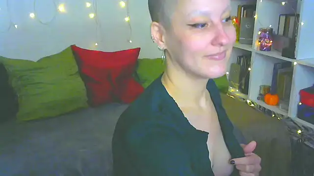 Snapshot of MartaBounty chatting on October 14, 2025, 8:53 pm MartaBounty online show from October 14, 2025, 8:53 pm