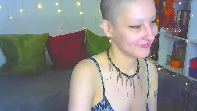 Snapshot of MartaBounty chatting on October 17, 2025, 12:14 am MartaBounty online show from October 17, 2025, 12:14 am