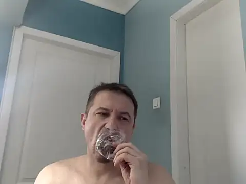 MisterFaithRO online show from May 5, 2026, 1:41 pm