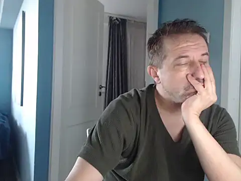 MisterFaithRO online show from May 26, 2026, 6:53 am