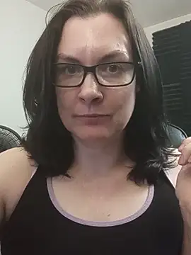 DesreRose online show from May 12, 2026, 1:03 am