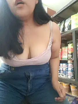 Snapshot of Kalani_Engel chatting on March 21, 2025, 8:29 pm Kalani Engel online show from March 21, 2025, 8:29 pm