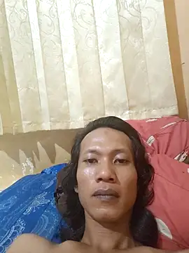 Snapshot of glen077 chatting on November 15, 2025, 10:34 am glen077 online show from November 15, 2025, 10:34 am