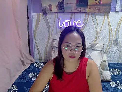 BURBERRY69 online show from February 13, 2026, 4:52 am