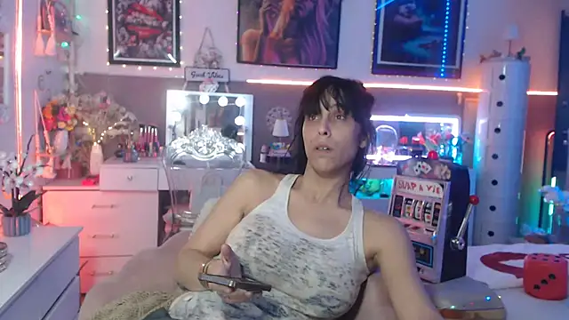Snapshot of misscectito13 chatting on March 9, 2025, 2:18 am misscectito13 online show from March 9, 2025, 2:18 am