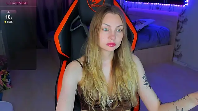BiMolly online show from July 1, 2026, 2:24 am