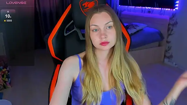 BiMolly online show from July 3, 2026, 3:51 pm