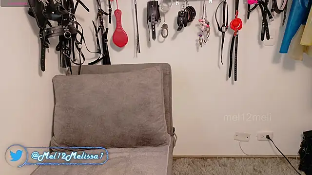 mel12meli online show from October 21, 2025, 8:42 pm