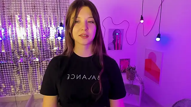 Snapshot of ElizaMild chatting on December 20, 2024, 1:11 pm ElizaMild online show from December 20, 2024, 1:11 pm