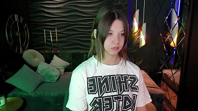 Snapshot of ElizaMild chatting on January 9, 2025, 1:13 pm ElizaMild online show from January 9, 2025, 1:13 pm