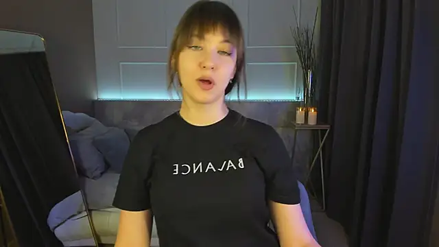 Snapshot of ElizaMild chatting on February 20, 2025, 1:30 pm ElizaMild online show from February 20, 2025, 1:30 pm