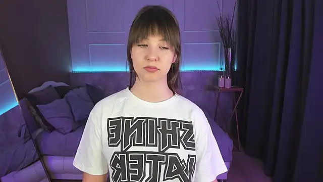 Snapshot of ElizaMild chatting on February 23, 2025, 1:32 pm ElizaMild online show from February 23, 2025, 1:32 pm