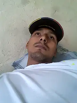 Snapshot of Sirius_5 chatting on January 4, 2025, 10:24 pm Sirius 5 online show from January 4, 2025, 10:24 pm