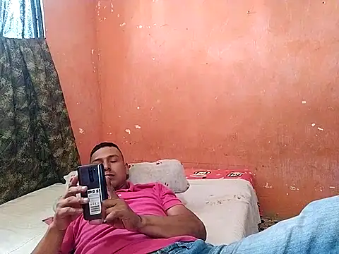 Snapshot of Sirius_5 chatting on October 9, 2025, 5:33 pm Sirius 5 online show from October 9, 2025, 5:33 pm