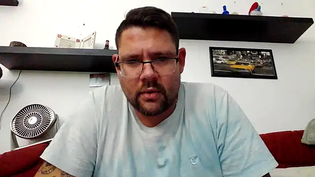 Snapshot of sexykevin17cm chatting on November 20, 2025, 3:45 pm sexykevin17cm online show from November 20, 2025, 3:45 pm