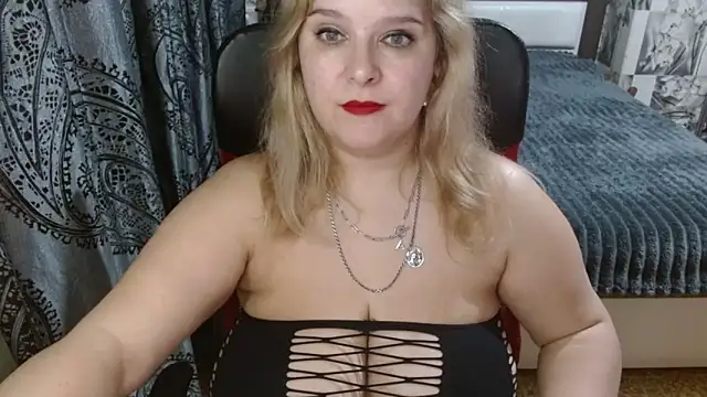 Snapshot of Boolochka chatting on March 1, 2026, 8:22 pm Boolochka online show from March 1, 2026, 8:22 pm