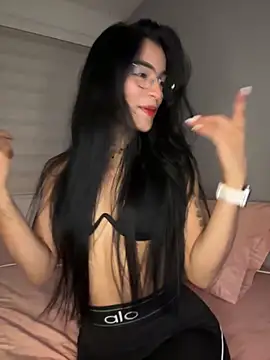 Snapshot of Sammy_pink chatting on April 23, 2026, 1:29 am Sammy pink online show from April 23, 2026, 1:29 am