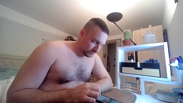 Snapshot of PowerToes chatting on February 7, 2026, 10:24 pm PowerToes online show from February 7, 2026, 10:24 pm