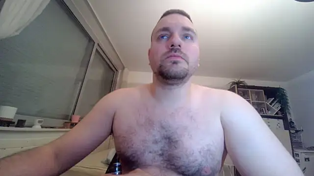 Snapshot of PowerToes chatting on February 11, 2026, 9:09 pm PowerToes online show from February 11, 2026, 9:09 pm