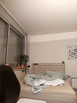 Snapshot of PowerToes chatting on February 12, 2026, 9:43 pm PowerToes online show from February 12, 2026, 9:43 pm