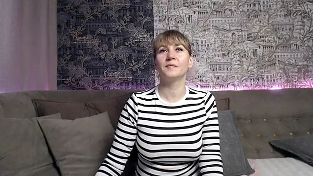 mandy foxxx online show from December 20, 2025, 8:54 am