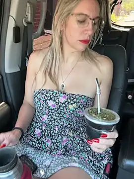 Snapshot of Gatitacarlita chatting on December 29, 2024, 3:03 pm Gatitacarlita online show from December 29, 2024, 3:03 pm