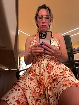 Snapshot of Gatitacarlita chatting on March 13, 2025, 8:11 pm Gatitacarlita online show from March 13, 2025, 8:11 pm