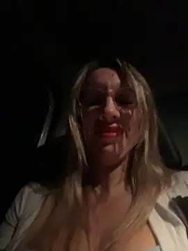 Gatitacarlita online show from December 20, 2025, 7:59 am