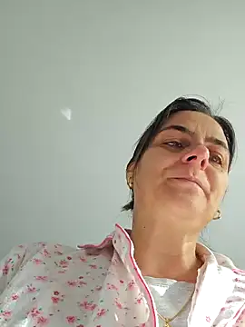 IsabelleCraft online show from October 21, 2025, 8:04 am