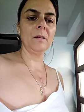 IsabelleCraft online show from November 11, 2025, 2:28 pm