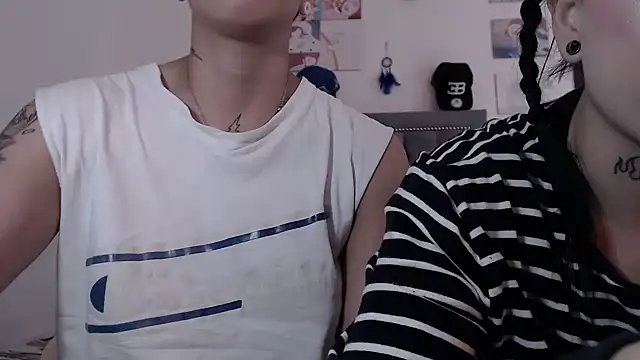 dulce maria x online show from January 23, 2025, 9:50 pm