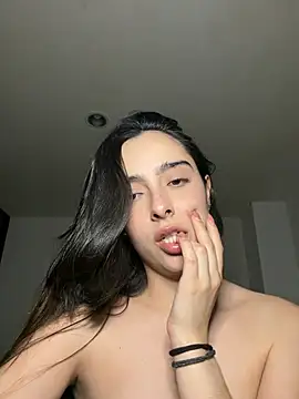 swrennn19 online show from February 12, 2026, 1:22 am