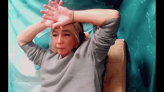 DLPnaoki8 online show from November 18, 2025, 2:10 pm