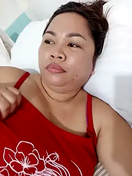 XXLorie 02 online show from October 3, 2025, 1:24 am