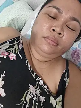 XXLorie 02 online show from June 2, 2026, 7:38 pm