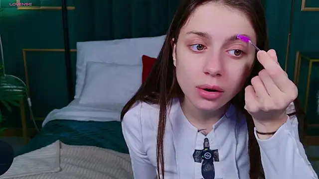 Eille Elfie online show from October 10, 2025, 4:44 am