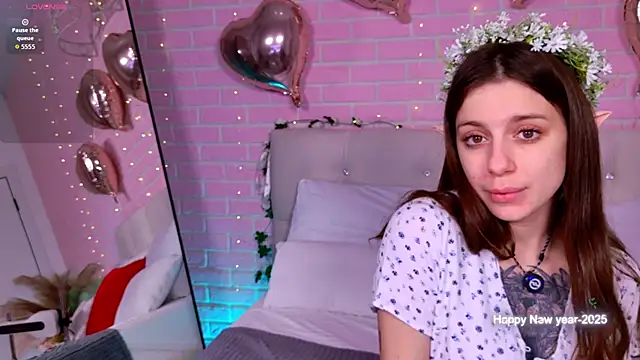 Eille Elfie online show from December 2, 2025, 5:02 am