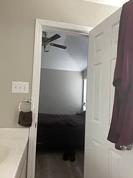 Fathero1time online show from April 18, 2026, 7:07 pm