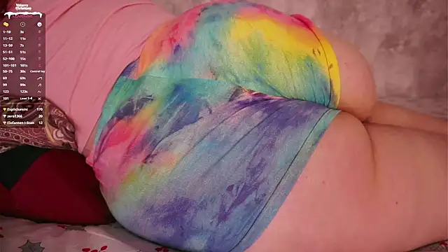 Snapshot of Evelively chatting on December 26, 2024, 4:25 pm Evelively online show from December 26, 2024, 4:25 pm