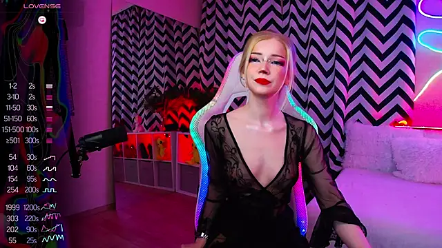 Snapshot of Misamane chatting on December 7, 2024, 12:45 pm Misamane online show from December 7, 2024, 12:45 pm