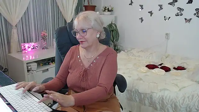 Ghertrude52 online show from October 5, 2025, 3:05 am