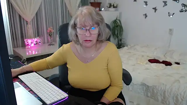 Ghertrude52 online show from October 19, 2025, 3:07 am