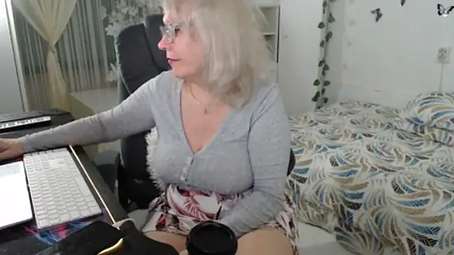 Ghertrude52 online show from March 27, 2026, 4:51 am