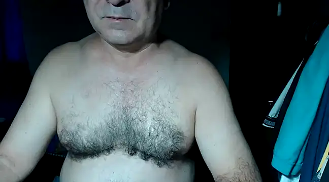 Snapshot of ferdinad20 chatting on December 6, 2024, 3:33 pm ferdinad20 online show from December 6, 2024, 3:33 pm